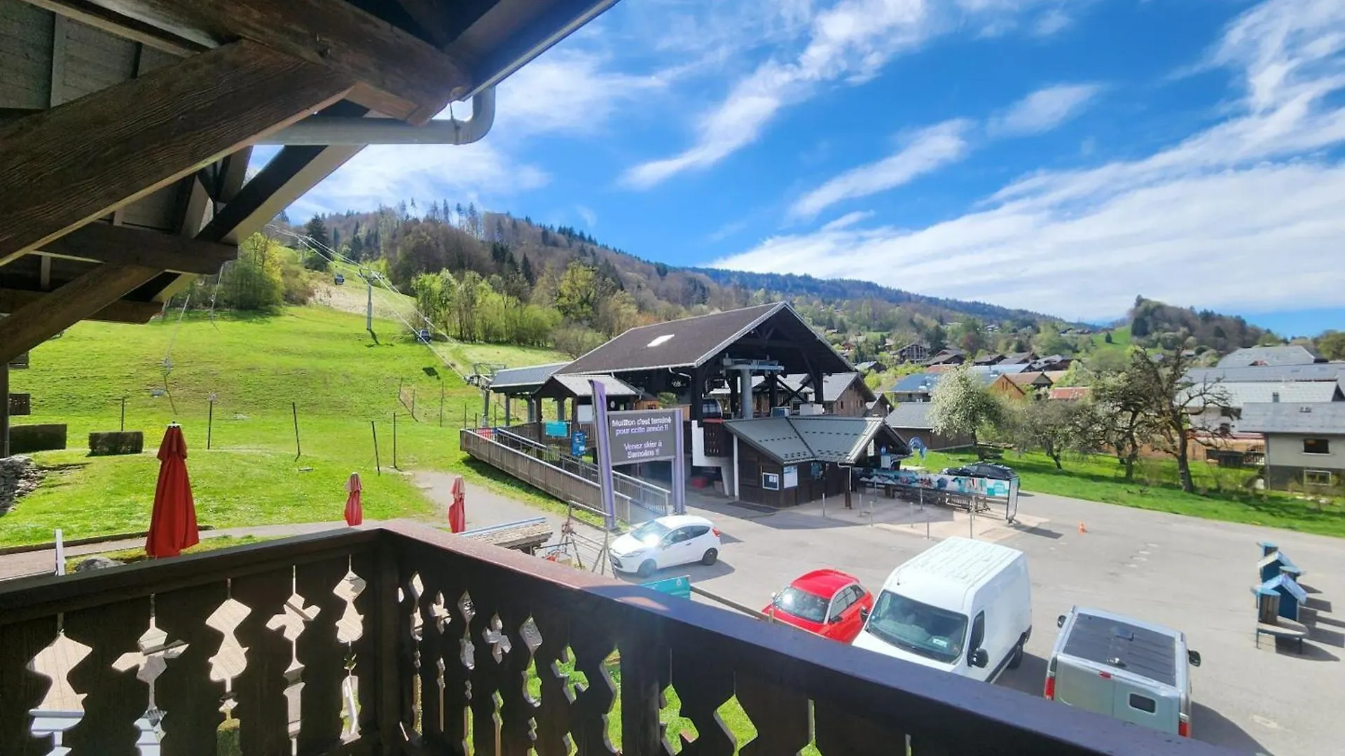 Studio Cabine Avec Balcon Et Parking, A 2 Pas Des Telecabines De Morillon - Fr-1-629-74 France