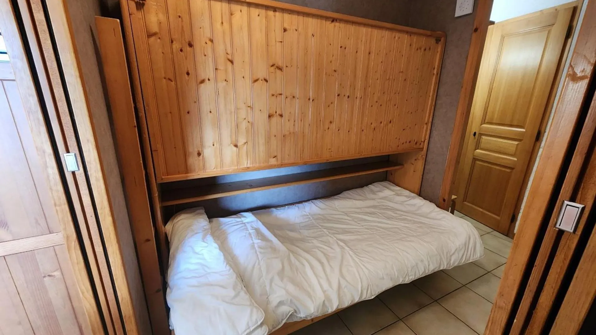 Studio Cabine Avec Balcon Et Parking, A 2 Pas Des Telecabines De Morillon - Fr-1-629-74